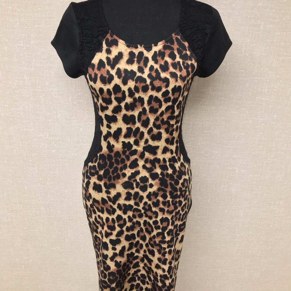 BAILEYBLUE CHEETAH PRINT SEXY DRESS